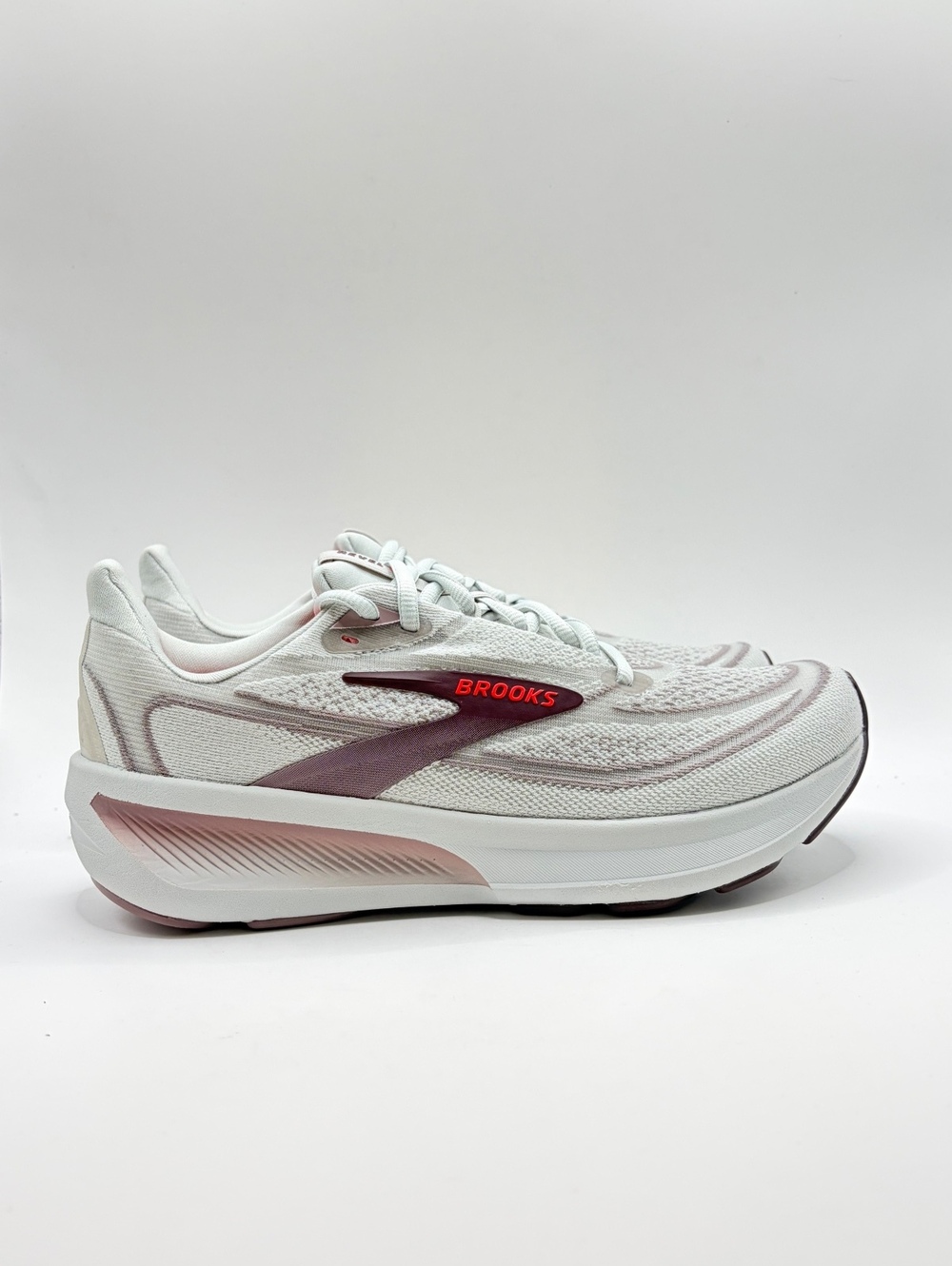 Brooks Revel 9 Women's Running Shoes Size 7.5 White with Pink and Red Accents